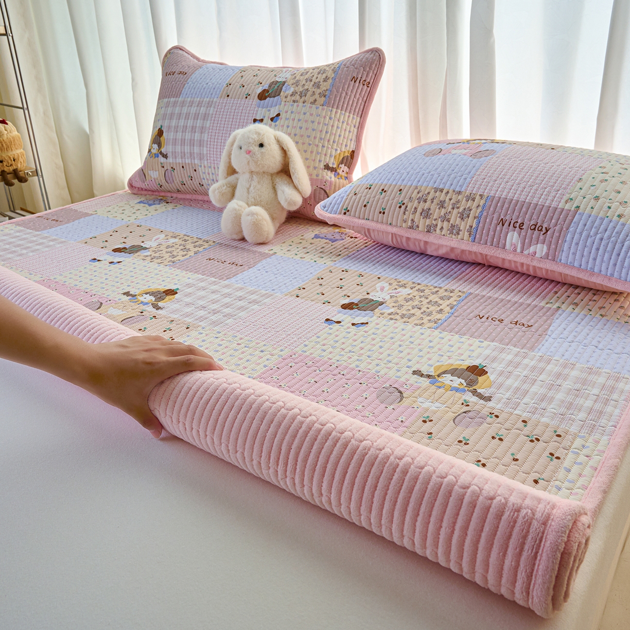 91家纺网 家纺一手货源 找家纺 小叮当家纺仓储工厂店 2025新款棉加绒床垫一面全棉一面牛奶绒床褥垫软床垫床盖四季通用 丹麦少女（A棉B绒）