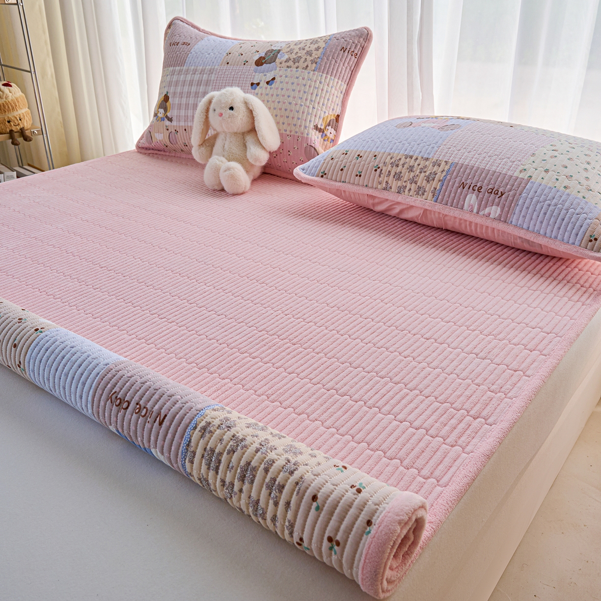 91家纺网 家纺一手货源 找家纺 小叮当家纺仓储工厂店 2025新款棉加绒床垫一面全棉一面牛奶绒床褥垫软床垫床盖四季通用 丹麦少女（A棉B绒）