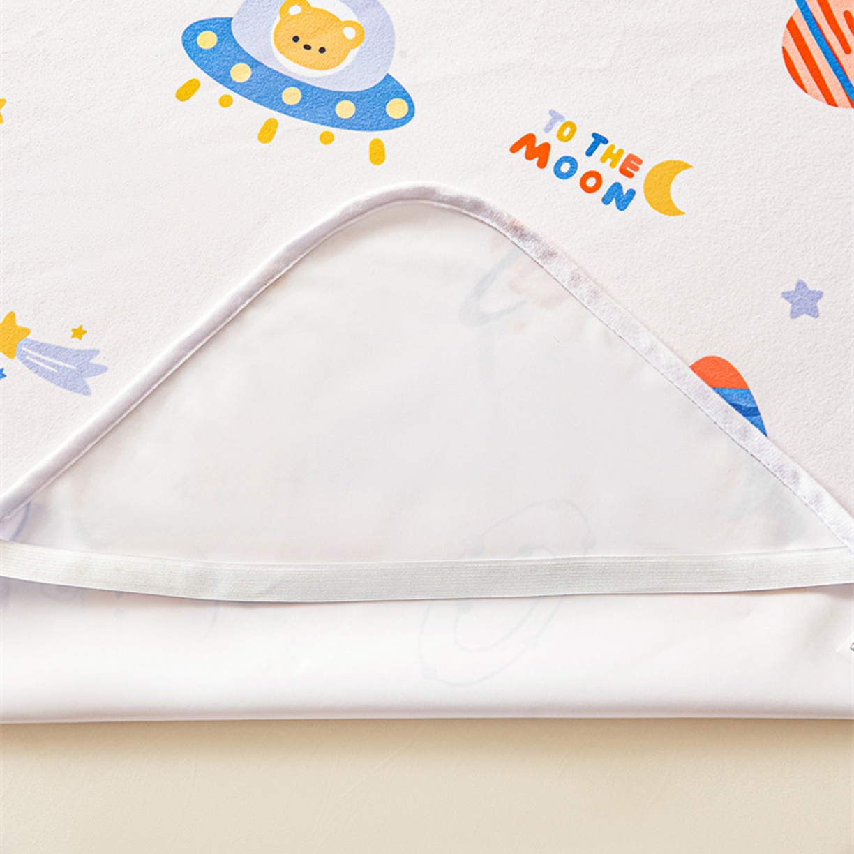 91家纺网 家纺一手货源 找家纺 雯豆家纺 2025新款防水隔尿垫子卡通成人床垫保护罩A类宝宝尿垫 防水隔尿垫-火箭飞船