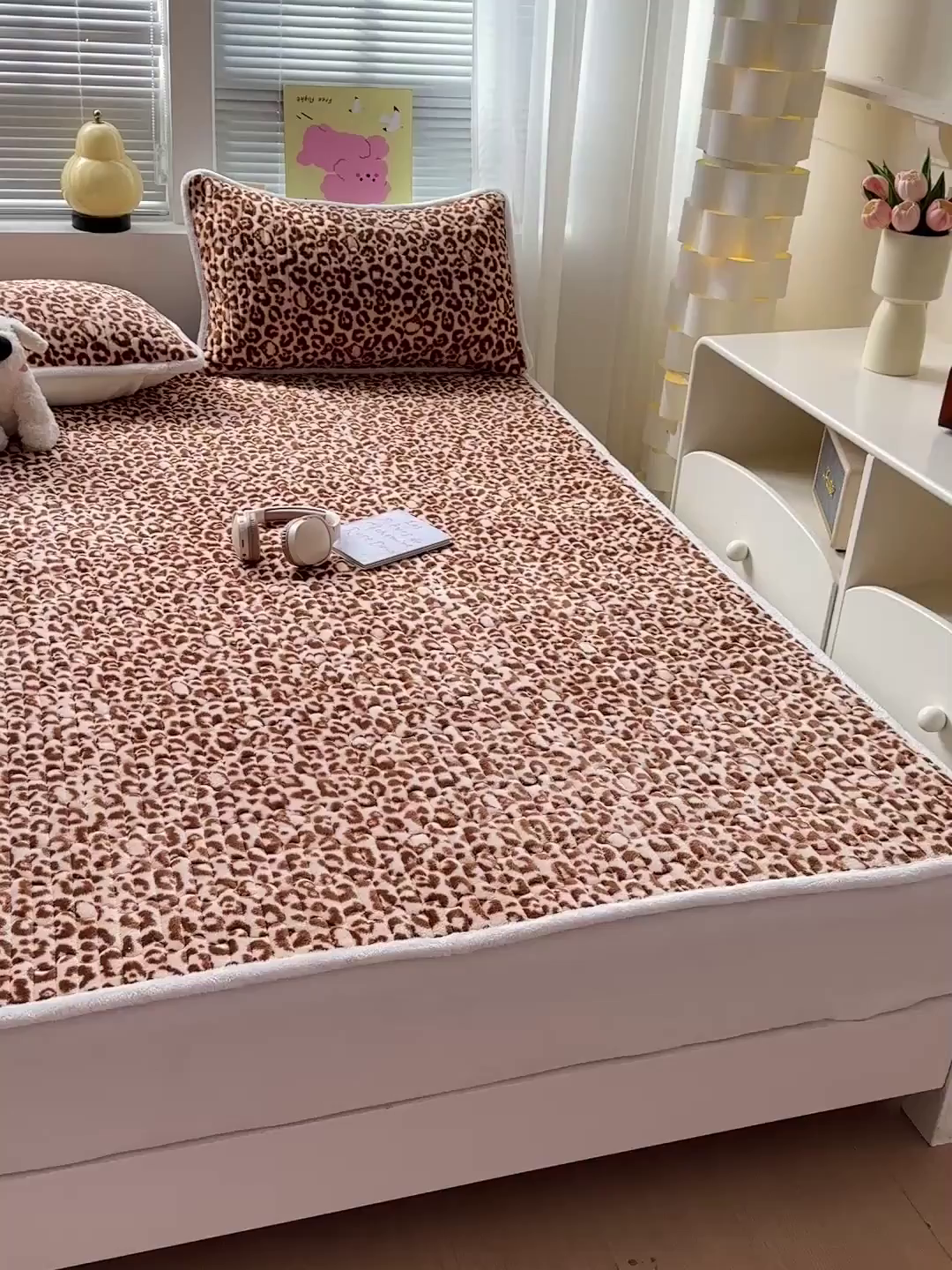 91家纺网 家纺一手货源 找家纺 水木坊 2025新款牛奶绒床垫保护垫床褥床垫子 性感豹纹