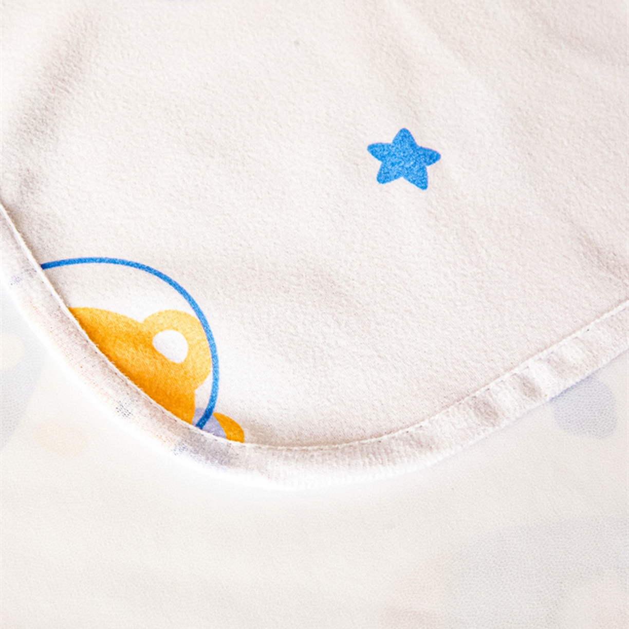 91家纺网 家纺一手货源 找家纺 雯豆家纺 2025新款防水隔尿垫子卡通成人床垫保护罩A类宝宝尿垫 防水隔尿垫-火箭飞船