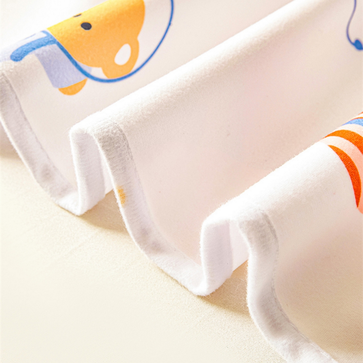 91家纺网 家纺一手货源 找家纺 雯豆家纺 2025新款防水隔尿垫子卡通成人床垫保护罩A类宝宝尿垫 防水隔尿垫-火箭飞船