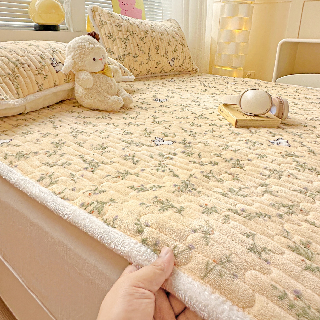 91家纺网 家纺一手货源 找家纺 水木坊 2025新款牛奶绒床垫保护垫床褥床垫子 森林野园