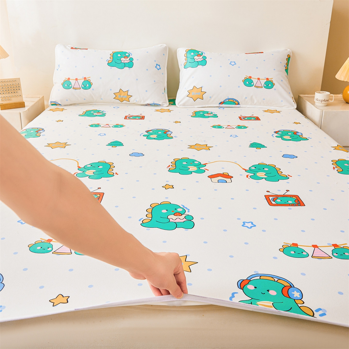 91家纺网 家纺一手货源 找家纺 雯豆家纺 2025新款防水隔尿垫子卡通成人床垫保护罩A类宝宝尿垫 防水隔尿垫-恐龙运动员