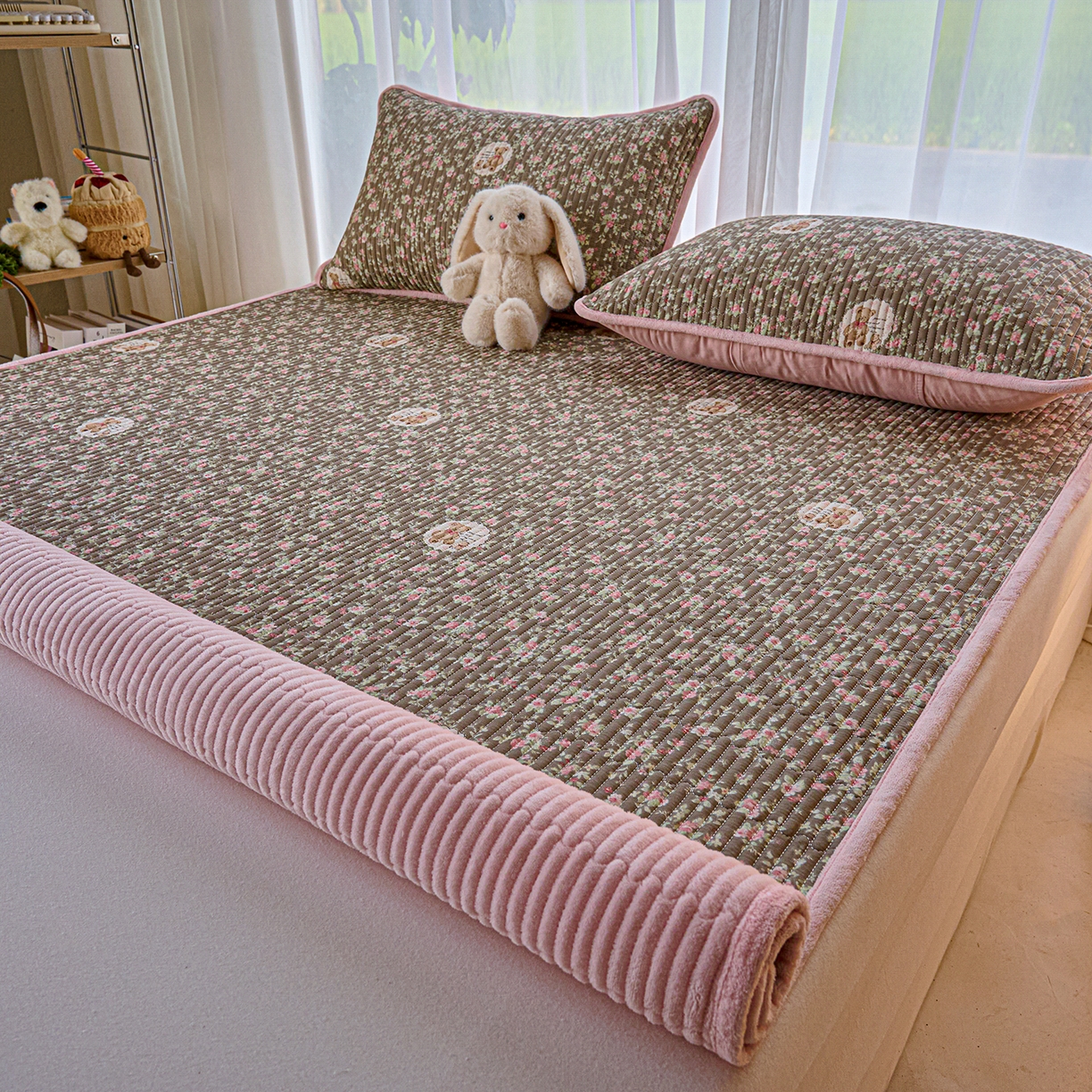 91家纺网 家纺一手货源 找家纺 小叮当家纺仓储工厂店 2025新款棉加绒床垫一面全棉一面牛奶绒床褥垫软床垫床盖四季通用 繁花小熊（A棉B绒）