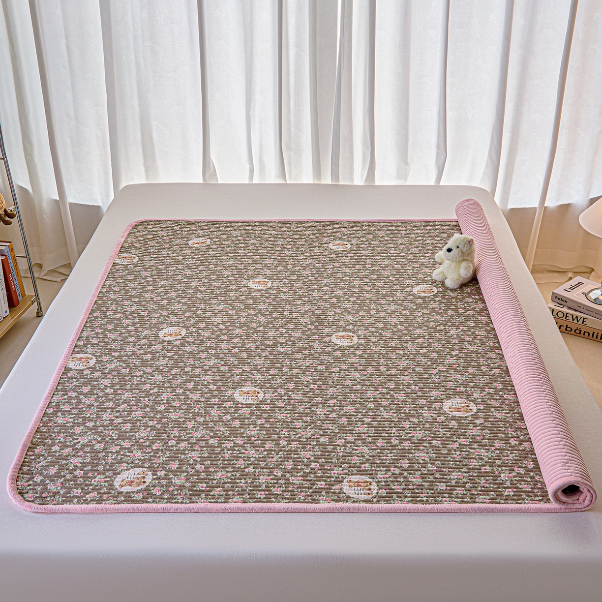 91家纺网 家纺一手货源 找家纺 小叮当家纺仓储工厂店 2025新款棉加绒床垫一面全棉一面牛奶绒床褥垫软床垫床盖四季通用 繁花小熊（A棉B绒）