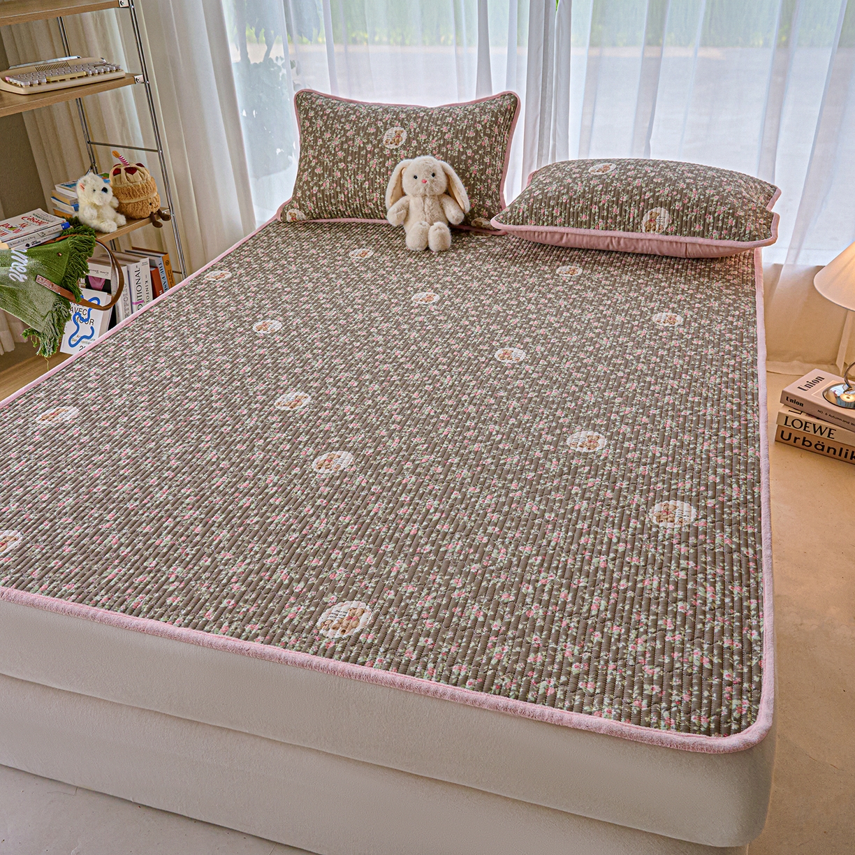 91家纺网 家纺一手货源 找家纺 小叮当家纺仓储工厂店 2025新款棉加绒床垫一面全棉一面牛奶绒床褥垫软床垫床盖四季通用 繁花小熊（A棉B绒）