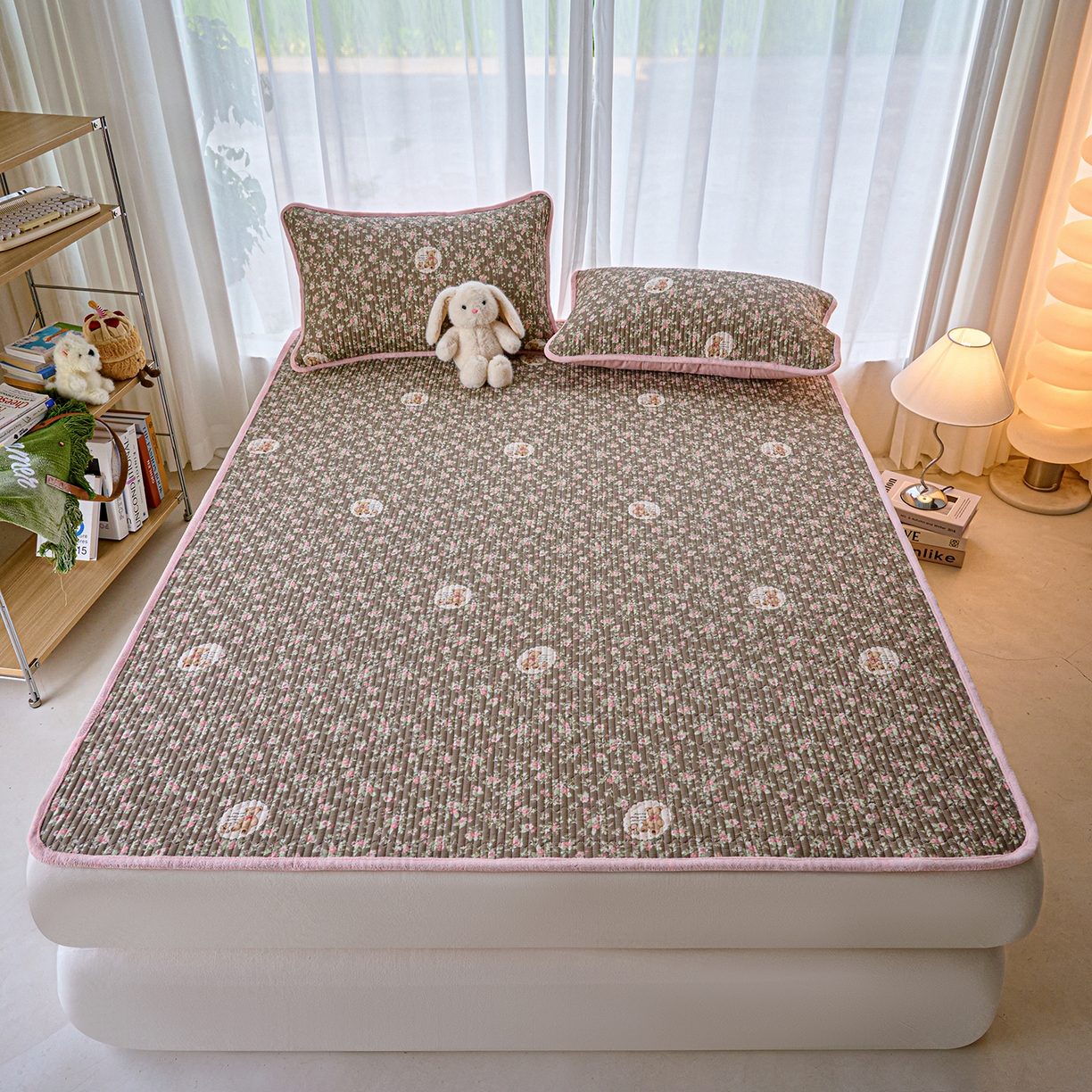 91家纺网 家纺一手货源 找家纺 小叮当家纺仓储工厂店 2025新款棉加绒床垫一面全棉一面牛奶绒床褥垫软床垫床盖四季通用 繁花小熊（A棉B绒）