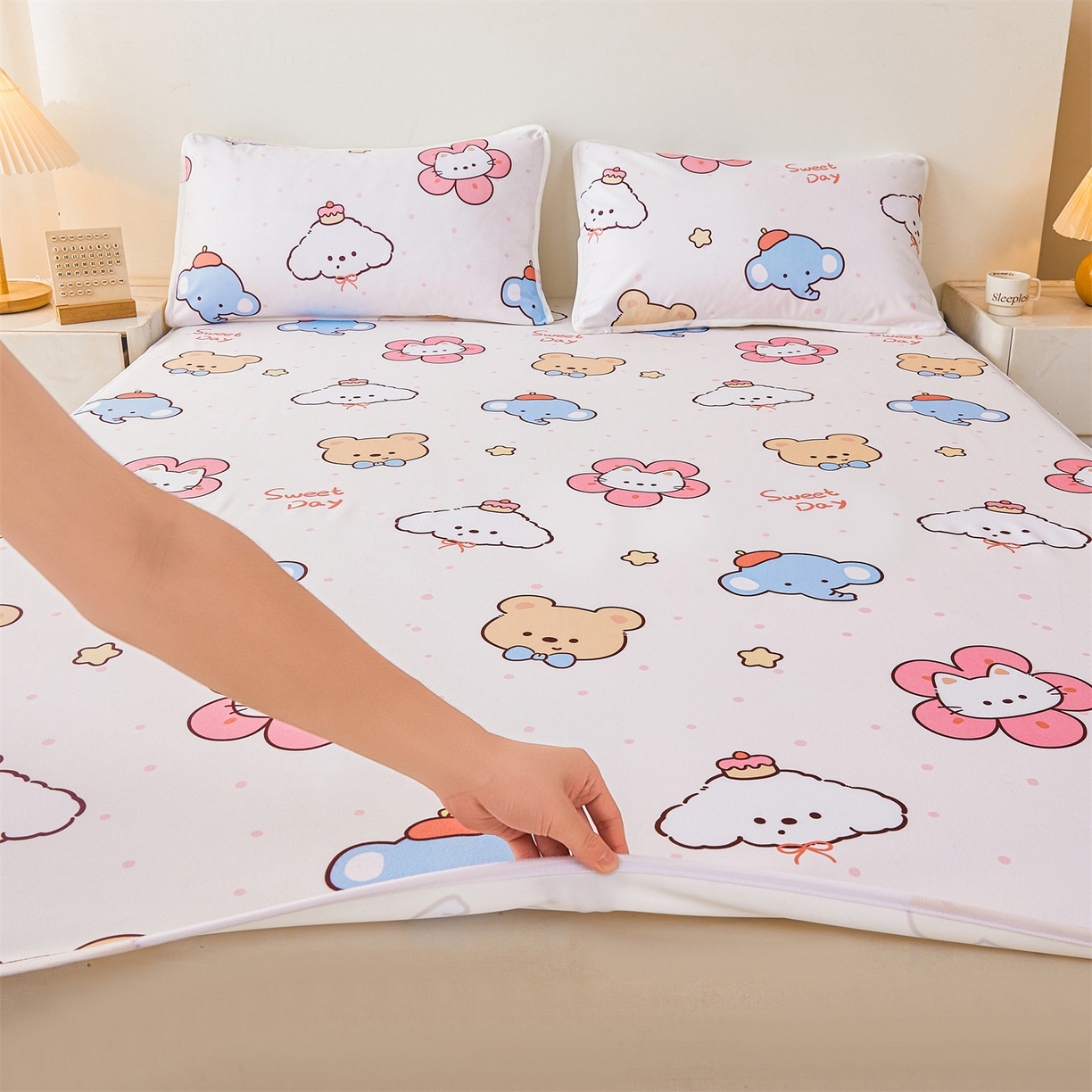 91家纺网 家纺一手货源 找家纺 雯豆家纺 2025新款防水隔尿垫子卡通成人床垫保护罩A类宝宝尿垫 防水隔尿垫-猫咪花花