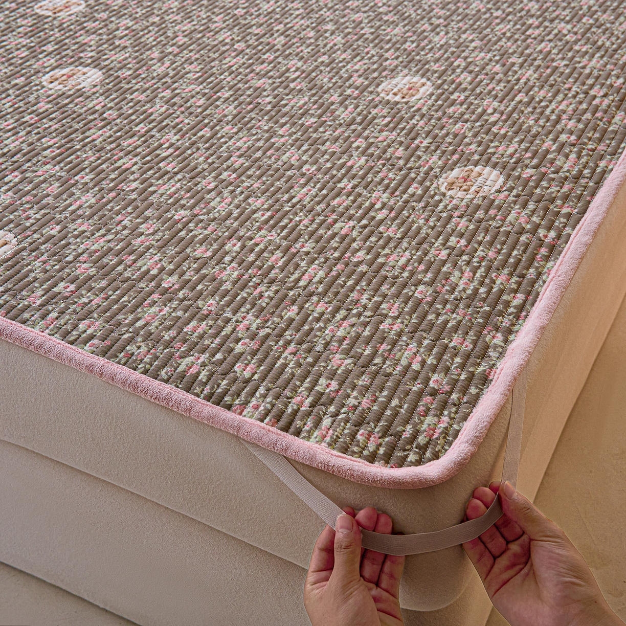 91家纺网 家纺一手货源 找家纺 小叮当家纺仓储工厂店 2025新款棉加绒床垫一面全棉一面牛奶绒床褥垫软床垫床盖四季通用 繁花小熊（A棉B绒）