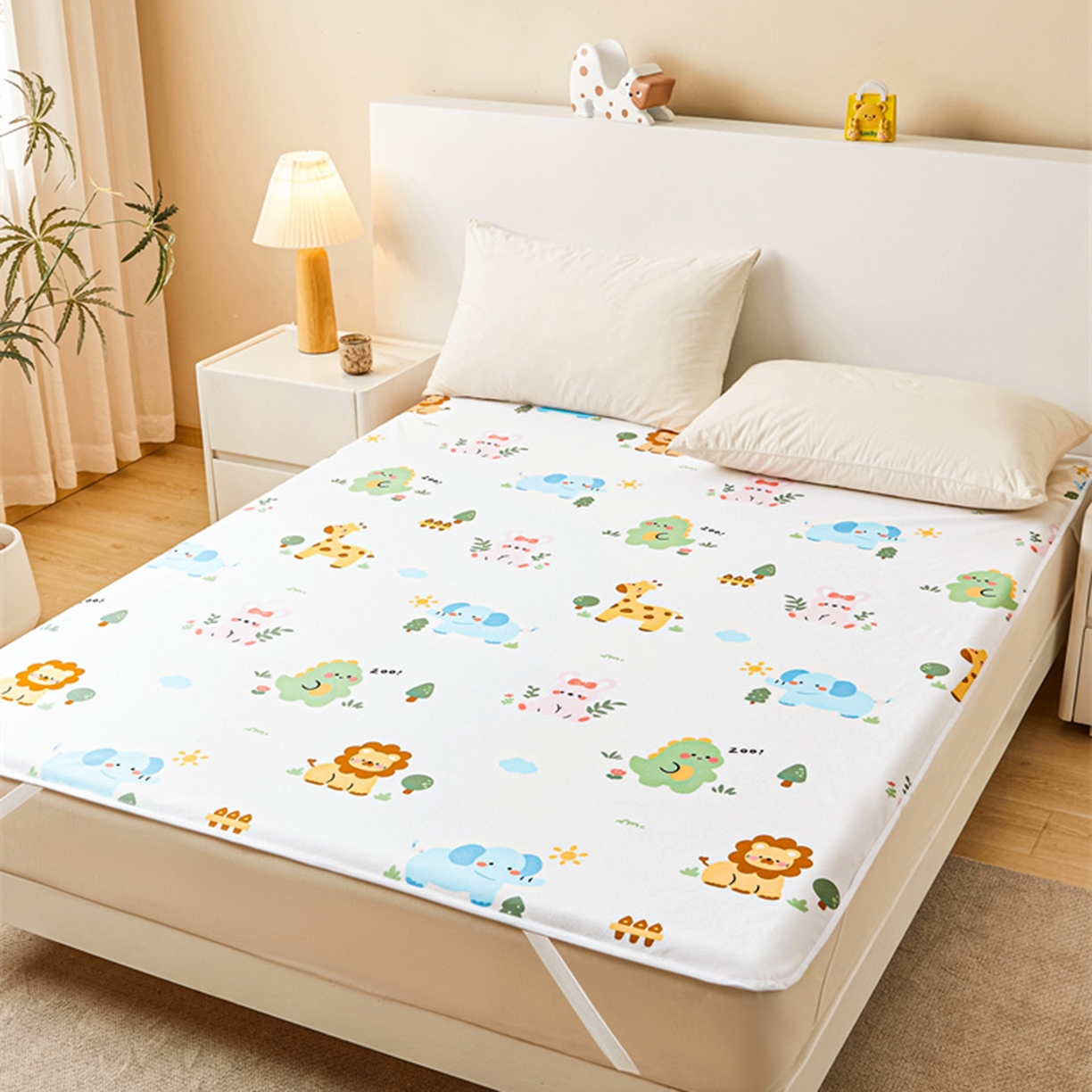 91家纺网 家纺一手货源 找家纺 雯豆家纺 2025新款防水隔尿垫子卡通成人床垫保护罩A类宝宝尿垫 防水隔尿垫-狮子辛巴