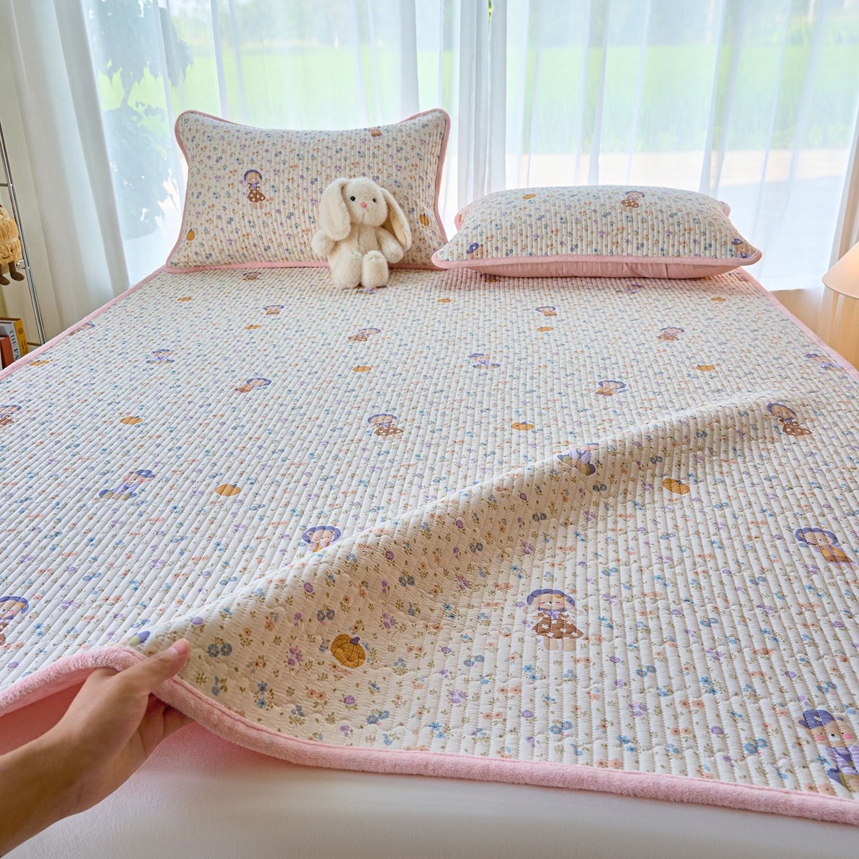 91家纺网 家纺一手货源 找家纺 小叮当家纺仓储工厂店 2025新款棉加绒床垫一面全棉一面牛奶绒床褥垫软床垫床盖四季通用 花田囡囡（A棉B绒）