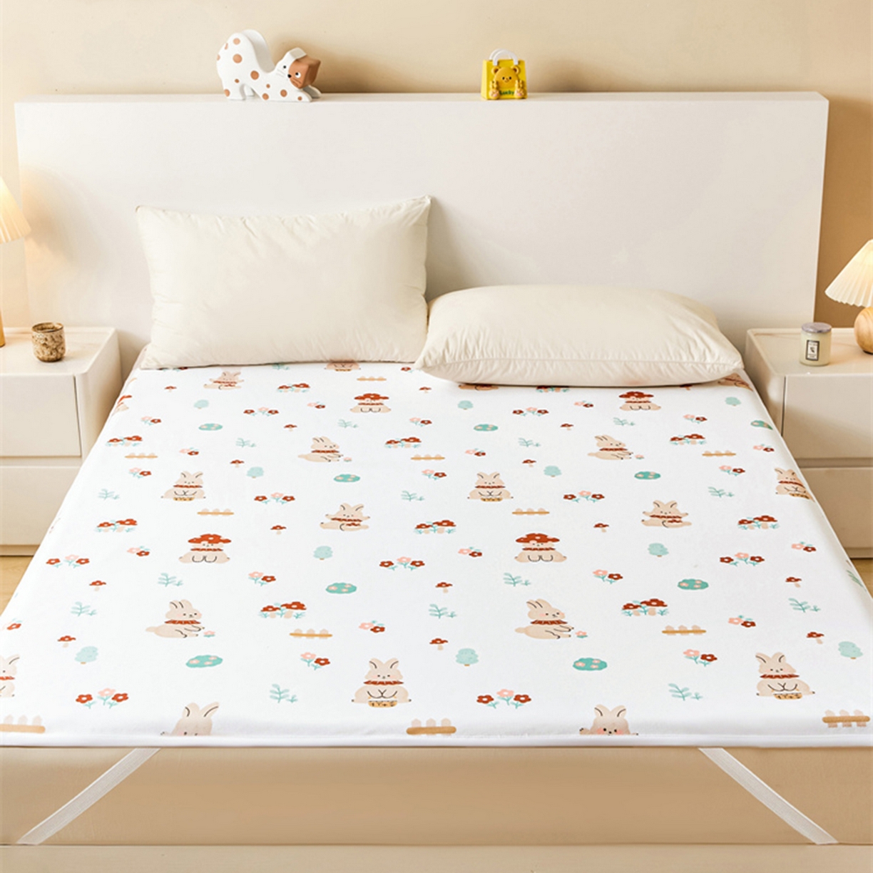 91家纺网 家纺一手货源 找家纺 雯豆家纺 2025新款防水隔尿垫子卡通成人床垫保护罩A类宝宝尿垫 防水隔尿垫-甜梦小兔