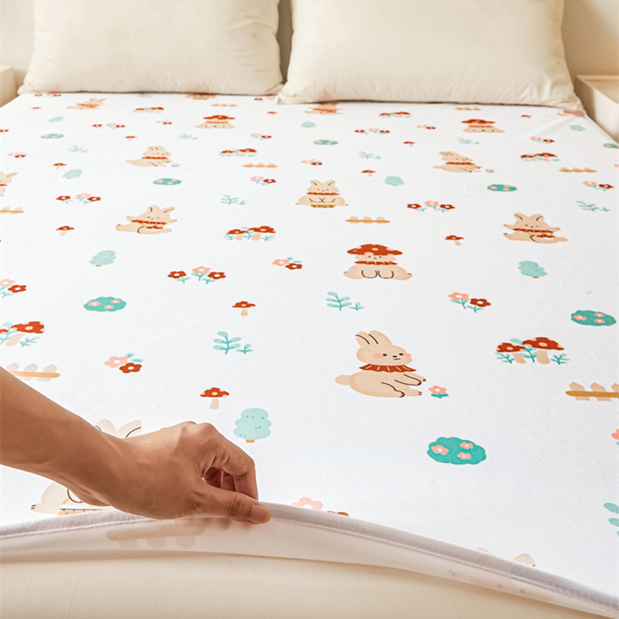 91家纺网 家纺一手货源 找家纺 雯豆家纺 2025新款防水隔尿垫子卡通成人床垫保护罩A类宝宝尿垫 防水隔尿垫-甜梦小兔