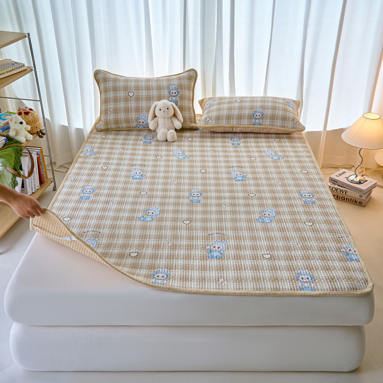 91家纺网 家纺一手货源 找家纺 小叮当家纺仓储工厂店 2025新款棉加绒床垫一面全棉一面牛奶绒床褥垫软床垫床盖四季通用 拉布兔兔（A棉B绒）