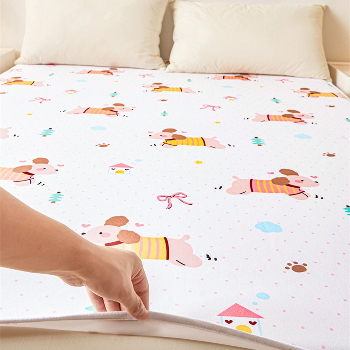 91家纺网 家纺一手货源 找家纺 雯豆家纺 2025新款防水隔尿垫子卡通成人床垫保护罩A类宝宝尿垫 防水隔尿垫-条纹狗