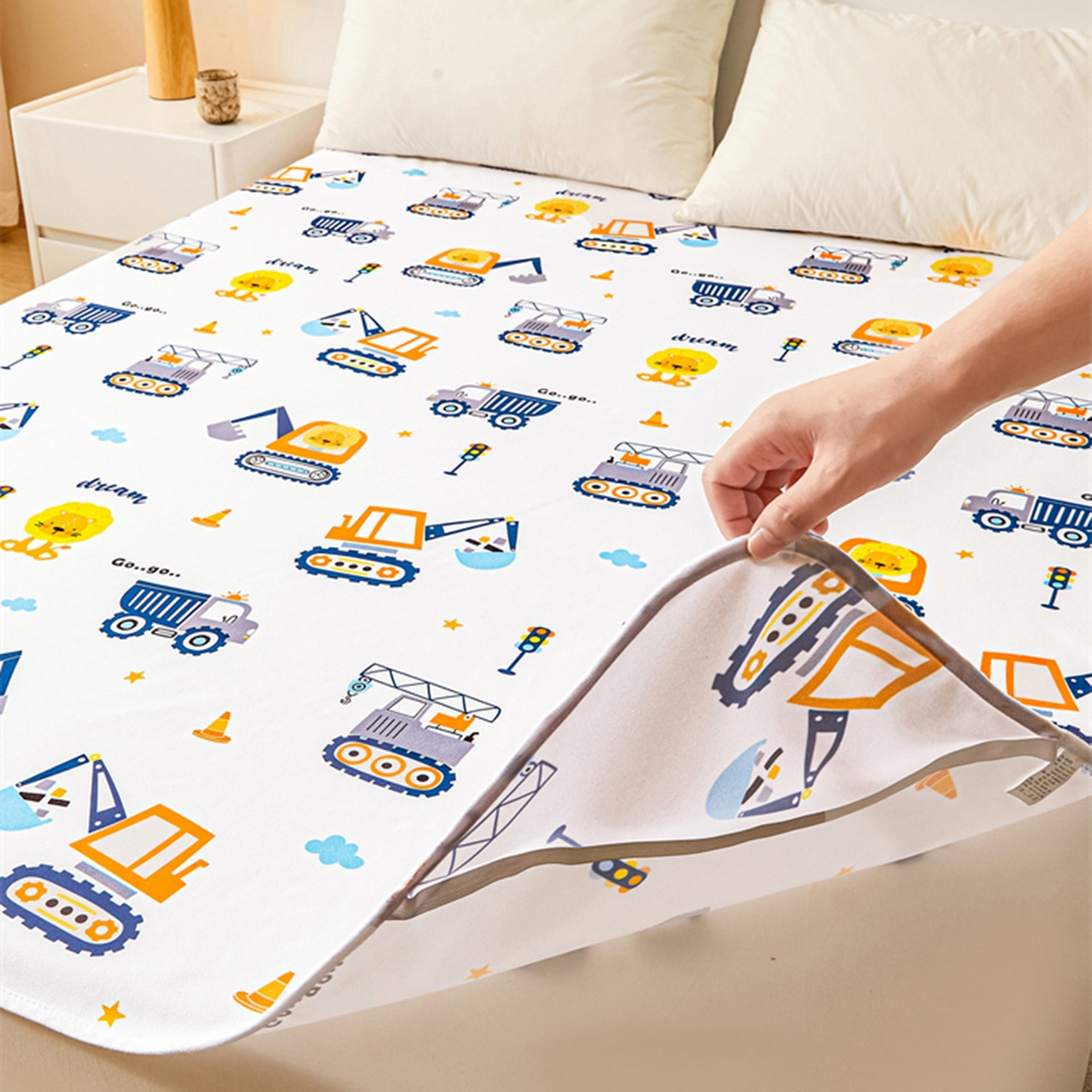 91家纺网 家纺一手货源 找家纺 雯豆家纺 2025新款防水隔尿垫子卡通成人床垫保护罩A类宝宝尿垫 防水隔尿垫-挖掘机