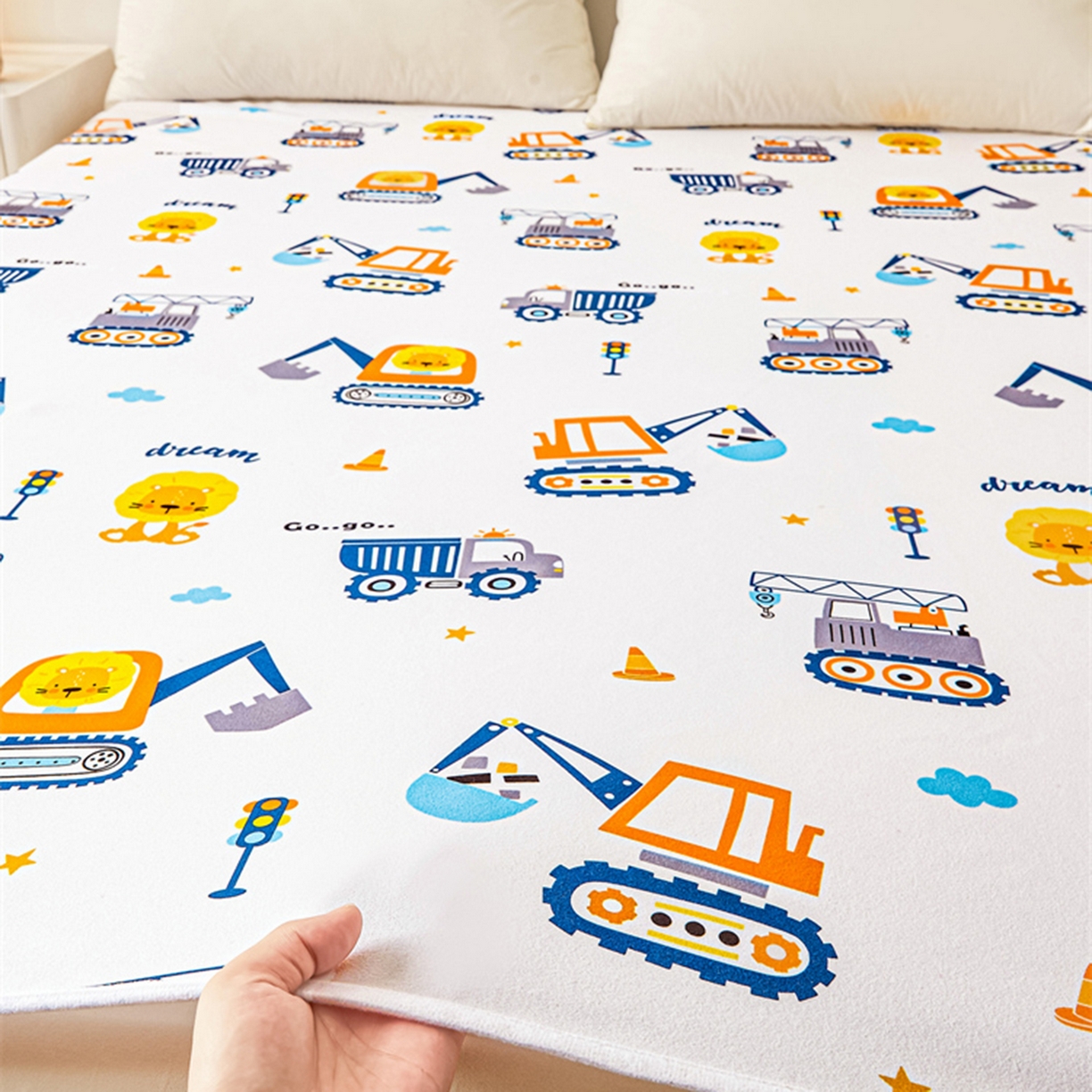 91家纺网 家纺一手货源 找家纺 雯豆家纺 2025新款防水隔尿垫子卡通成人床垫保护罩A类宝宝尿垫 防水隔尿垫-挖掘机