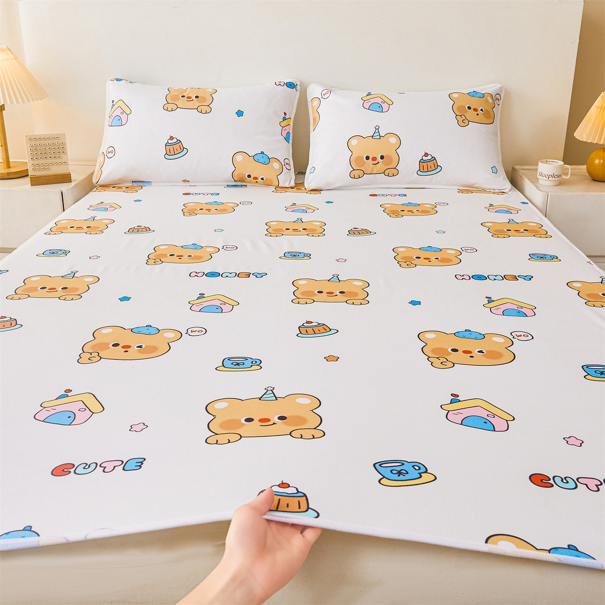 91家纺网 家纺一手货源 找家纺 雯豆家纺 2025新款防水隔尿垫子卡通成人床垫保护罩A类宝宝尿垫 防水隔尿垫-微笑先生