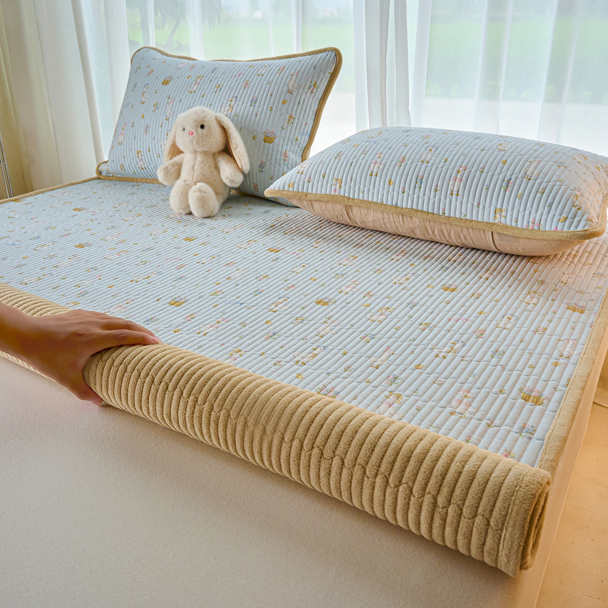 91家纺网 家纺一手货源 找家纺 小叮当家纺仓储工厂店 2025新款棉加绒床垫一面全棉一面牛奶绒床褥垫软床垫床盖四季通用 萌萌鸭(A棉B绒）