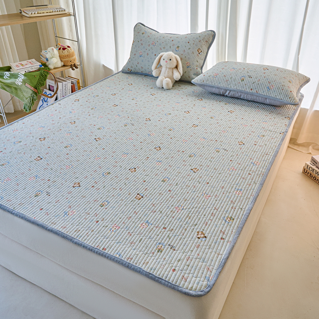 91家纺网 家纺一手货源 找家纺 小叮当家纺仓储工厂店 2025新款棉加绒床垫一面全棉一面牛奶绒床褥垫软床垫床盖四季通用 蘑菇小镇(A棉B绒）