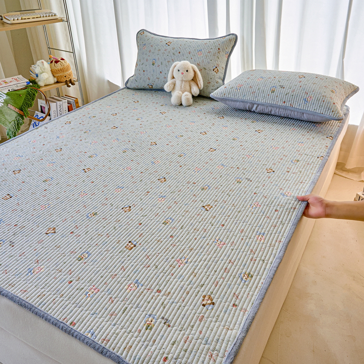 91家纺网 家纺一手货源 找家纺 小叮当家纺仓储工厂店 2025新款棉加绒床垫一面全棉一面牛奶绒床褥垫软床垫床盖四季通用 蘑菇小镇(A棉B绒）