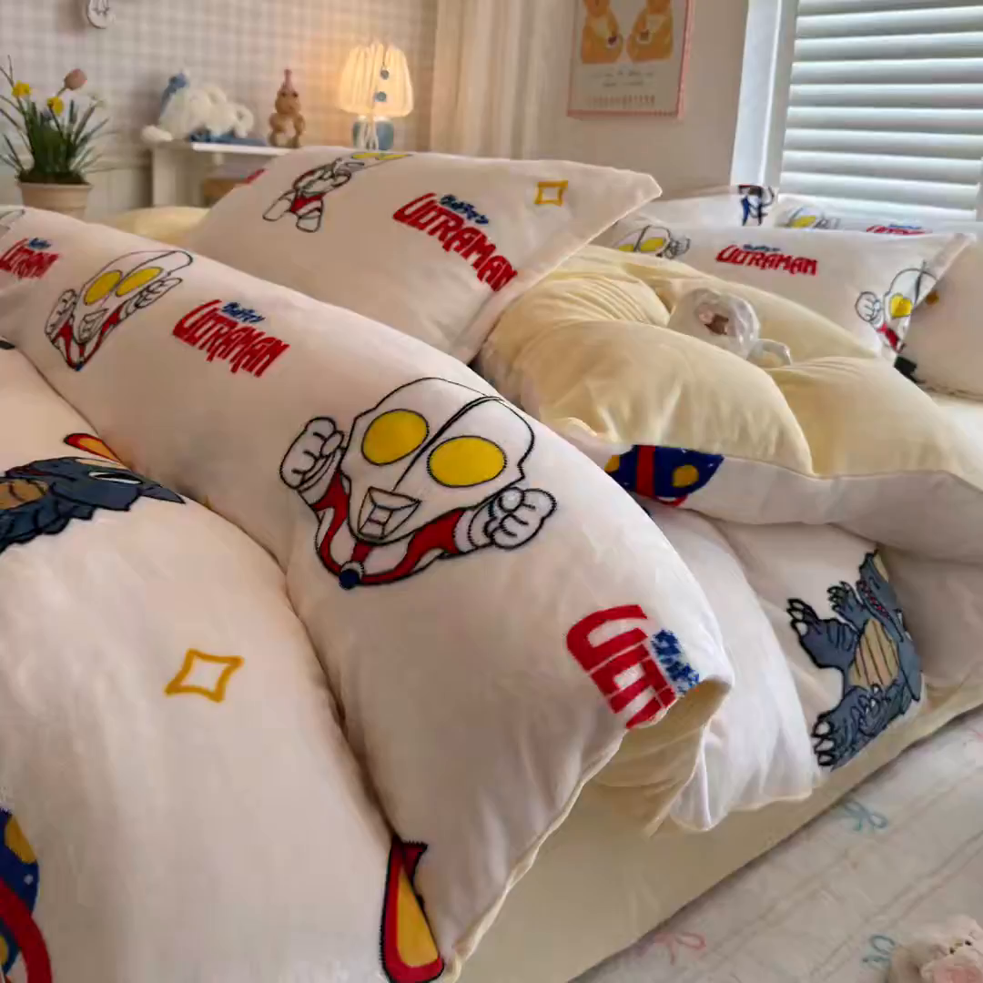 91家纺网 家纺一手货源 找家纺 （总）名兮家居 2025新款经典奥特曼-三丽鸥加厚牛奶绒单被套