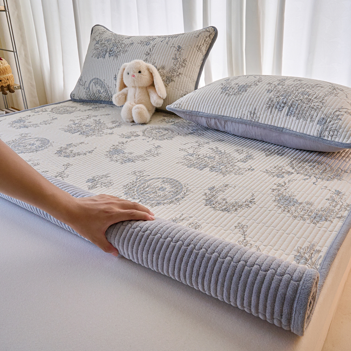 91家纺网 家纺一手货源 找家纺 小叮当家纺仓储工厂店 2025新款棉加绒床垫一面全棉一面牛奶绒床褥垫软床垫床盖四季通用 莫奈花园(A棉B绒）