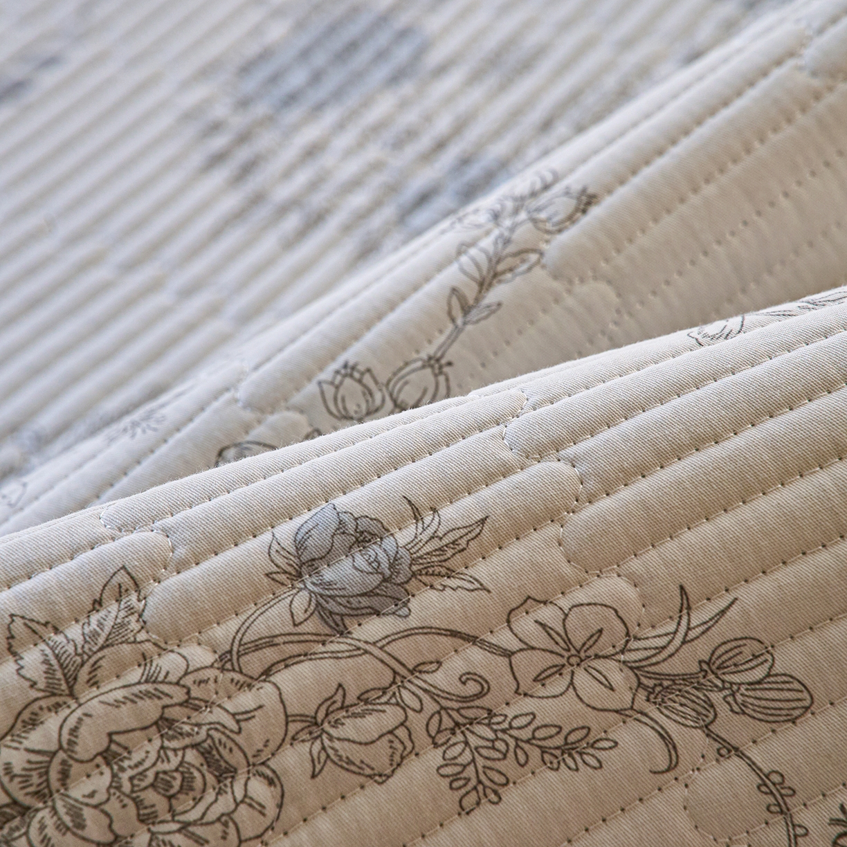 91家纺网 家纺一手货源 找家纺 小叮当家纺仓储工厂店 2025新款棉加绒床垫一面全棉一面牛奶绒床褥垫软床垫床盖四季通用 莫奈花园(A棉B绒）