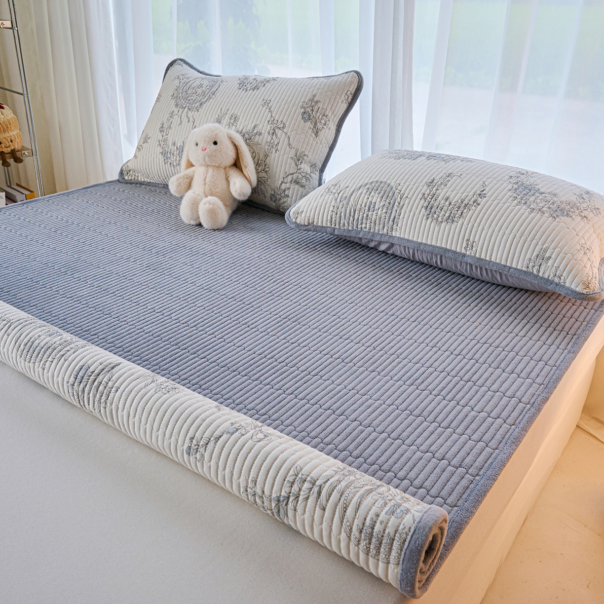 91家纺网 家纺一手货源 找家纺 小叮当家纺仓储工厂店 2025新款棉加绒床垫一面全棉一面牛奶绒床褥垫软床垫床盖四季通用 莫奈花园(A棉B绒）