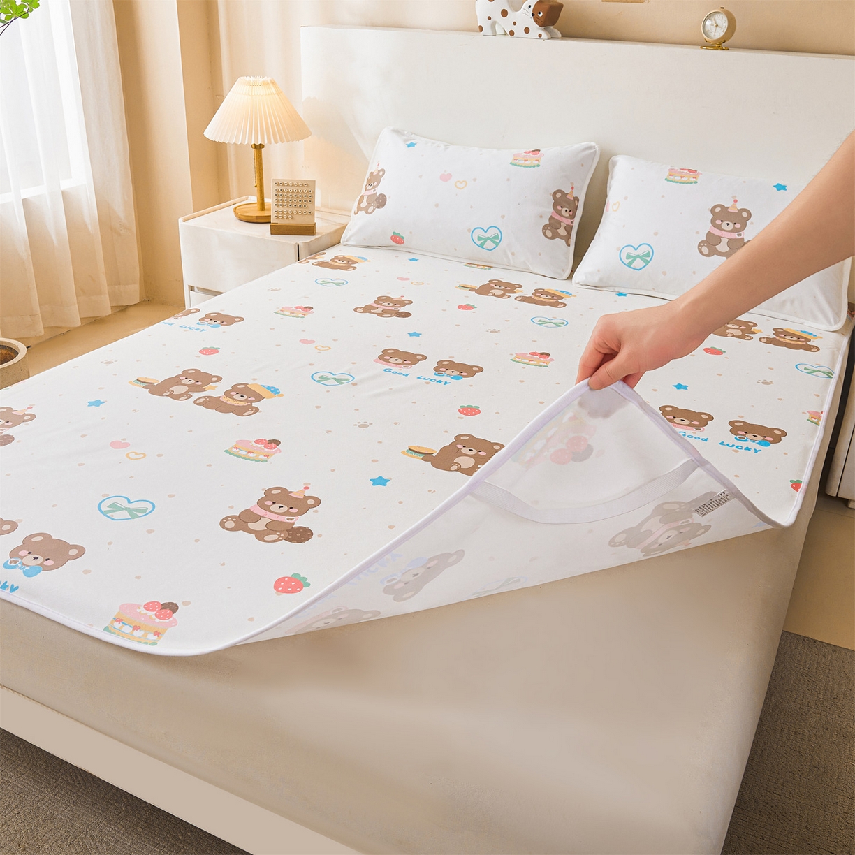 91家纺网 家纺一手货源 找家纺 雯豆家纺 2025新款防水隔尿垫子卡通成人床垫保护罩A类宝宝尿垫 防水隔尿垫-小伙伴