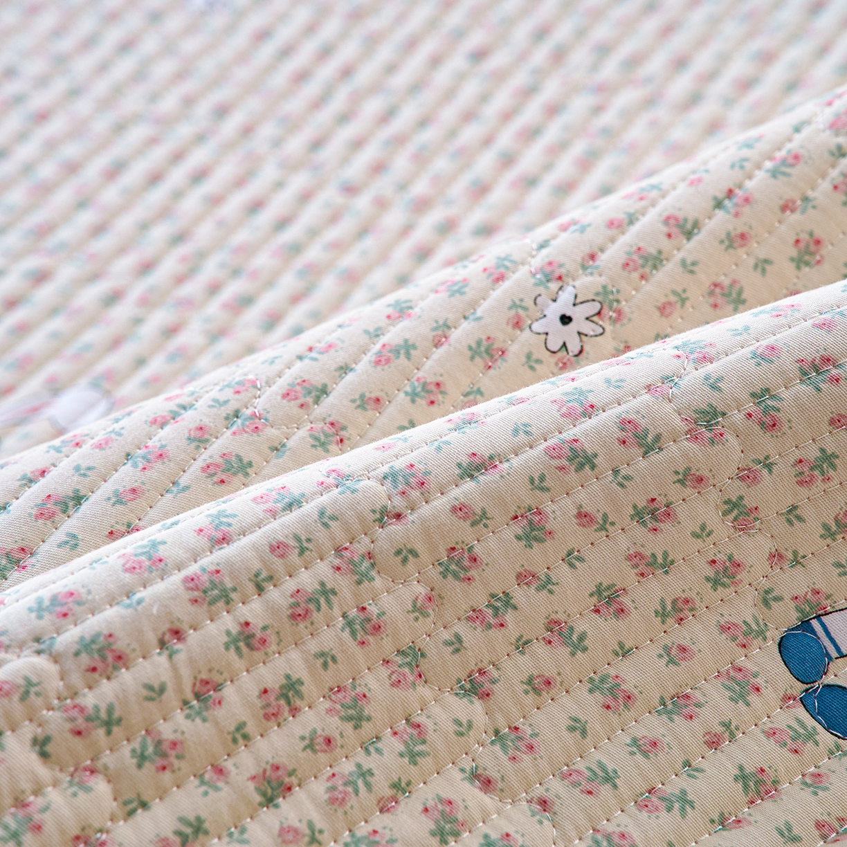 91家纺网 家纺一手货源 找家纺 小叮当家纺仓储工厂店 2025新款棉加绒床垫一面全棉一面牛奶绒床褥垫软床垫床盖四季通用 奶呼小兔（A棉B绒）