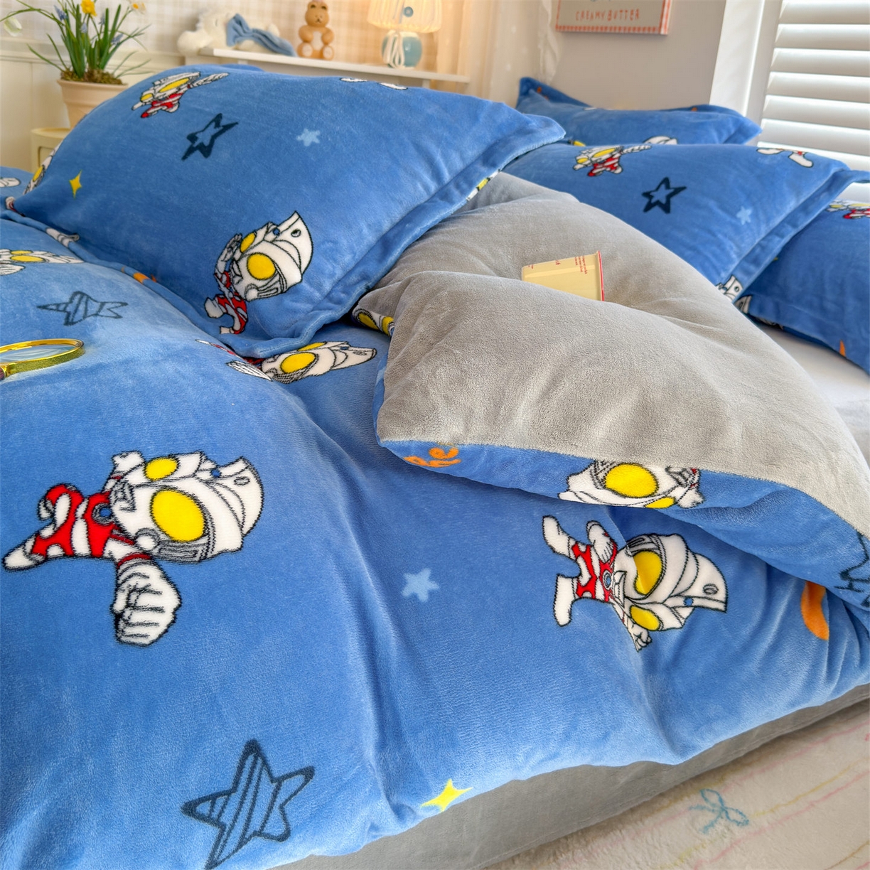 91家纺网 家纺一手货源 找家纺 名兮家居 2025新款经典奥特曼-三丽鸥加厚牛奶绒单被套 艾斯