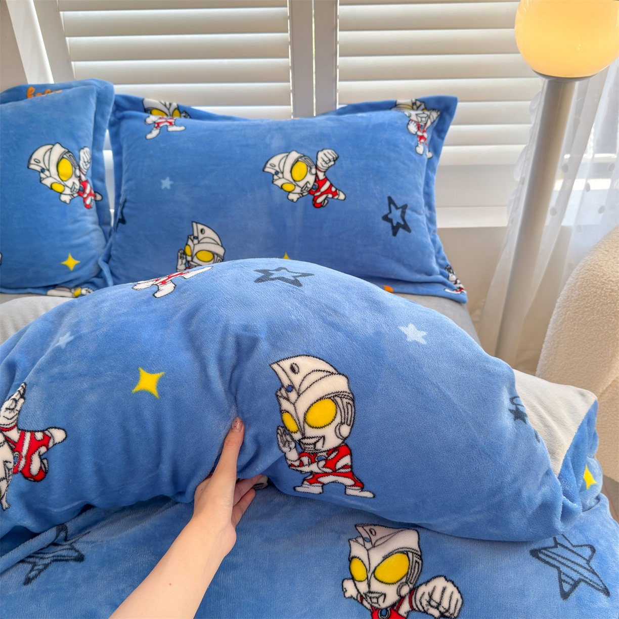 91家纺网 家纺一手货源 找家纺 名兮家居 2025新款经典奥特曼-三丽鸥加厚牛奶绒单被套 艾斯