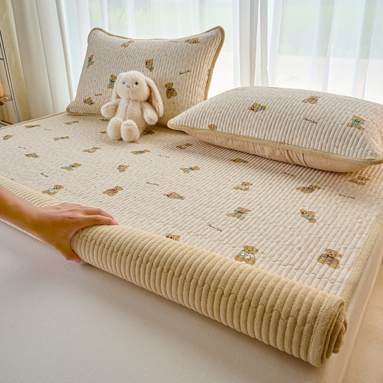 91家纺网 家纺一手货源 找家纺 小叮当家纺仓储工厂店 2025新款棉加绒床垫一面全棉一面牛奶绒床褥垫软床垫床盖四季通用 趴趴熊(A棉B绒）