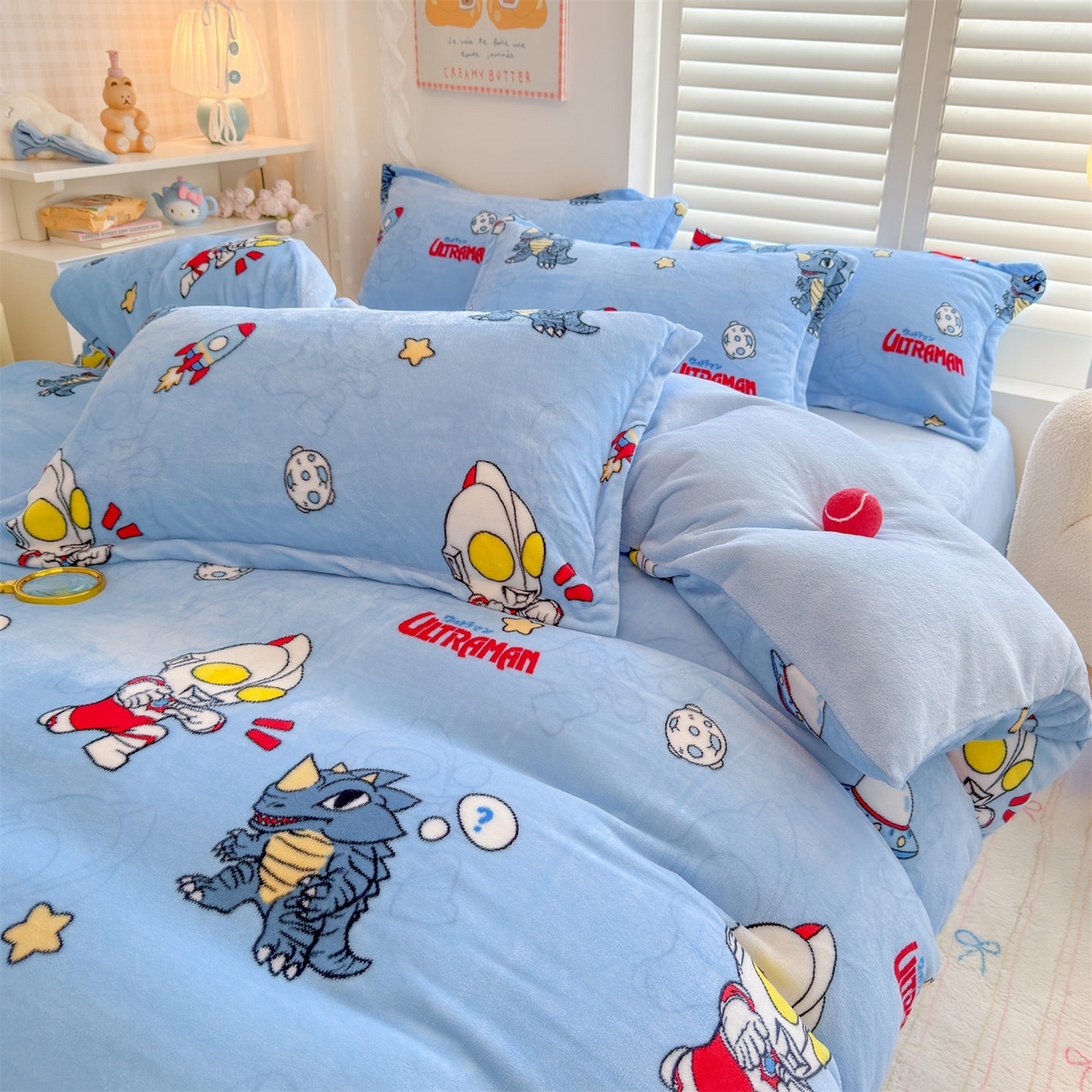 91家纺网 家纺一手货源 找家纺 名兮家居 2025新款经典奥特曼-三丽鸥加厚牛奶绒单被套 奥特曼打怪兽