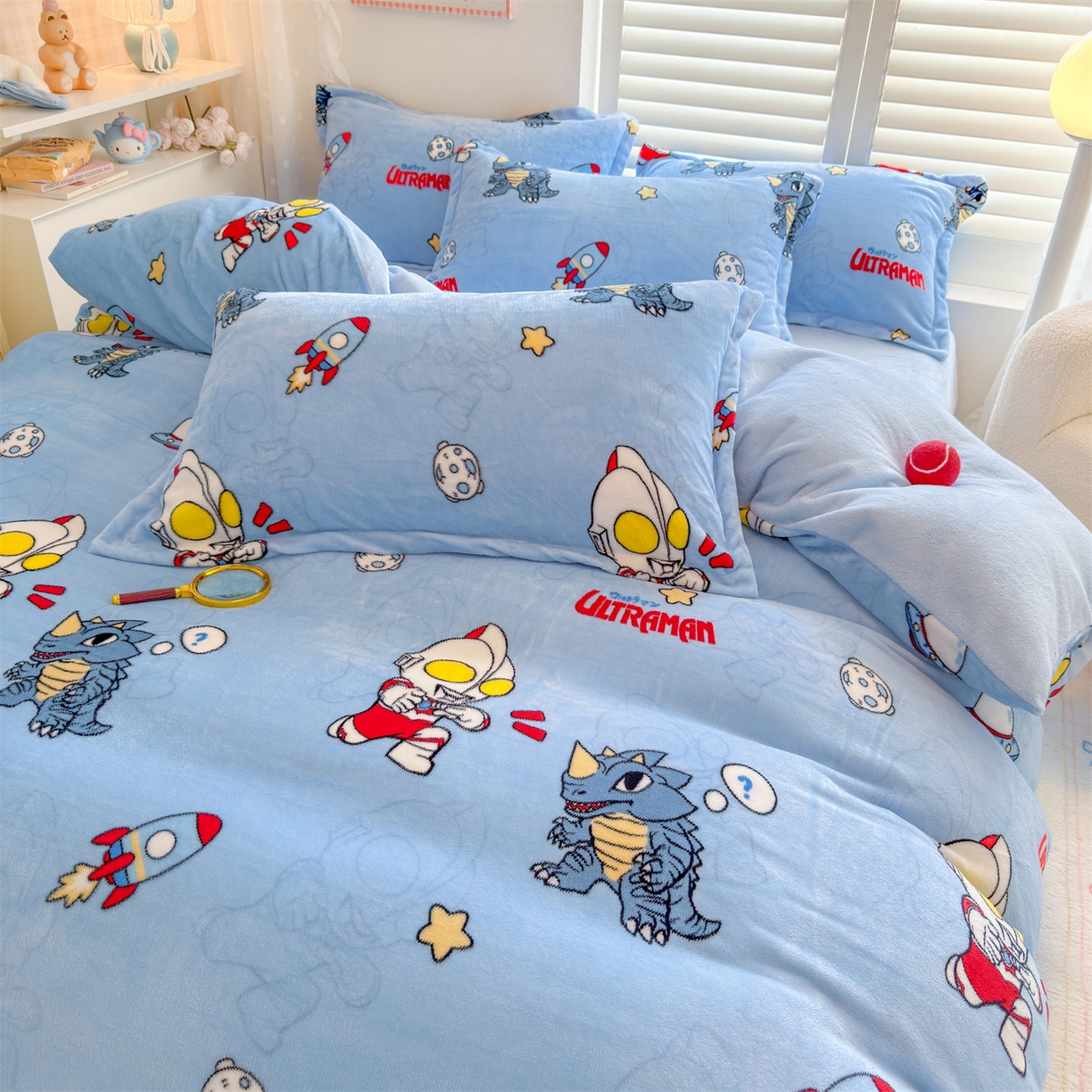 91家纺网 家纺一手货源 找家纺 名兮家居 2025新款经典奥特曼-三丽鸥加厚牛奶绒单被套 奥特曼打怪兽