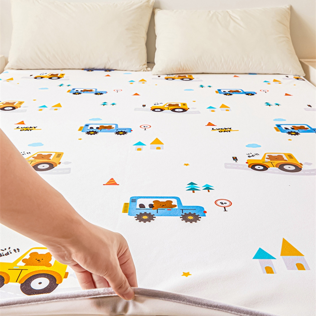 91家纺网 家纺一手货源 找家纺 雯豆家纺 2025新款防水隔尿垫子卡通成人床垫保护罩A类宝宝尿垫 防水隔尿垫-小汽车