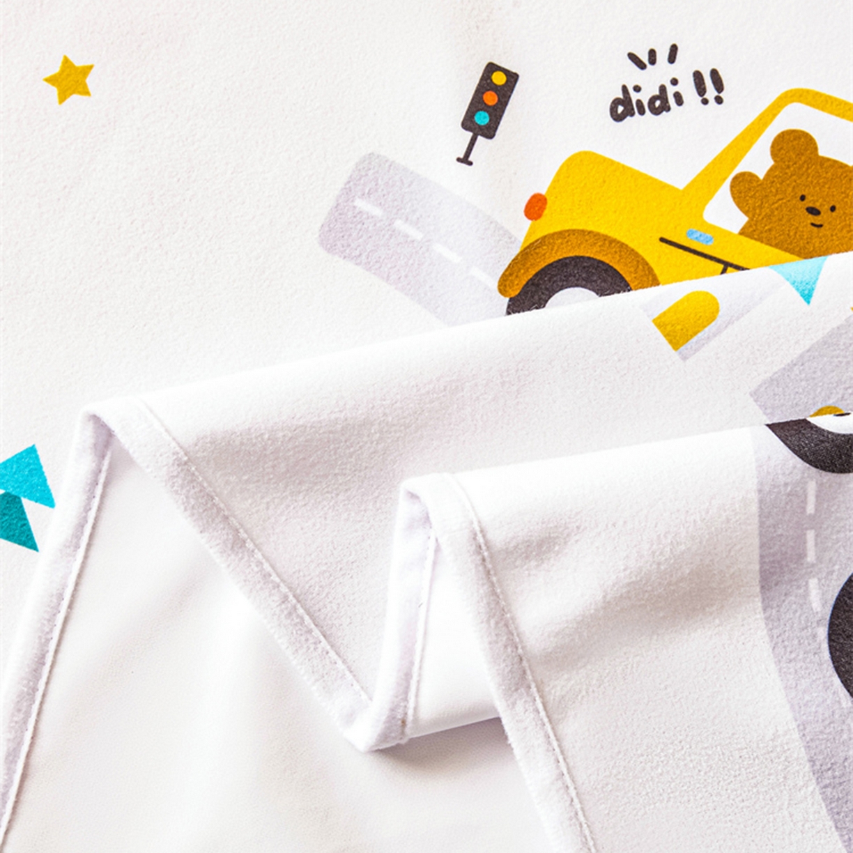 91家纺网 家纺一手货源 找家纺 雯豆家纺 2025新款防水隔尿垫子卡通成人床垫保护罩A类宝宝尿垫 防水隔尿垫-小汽车