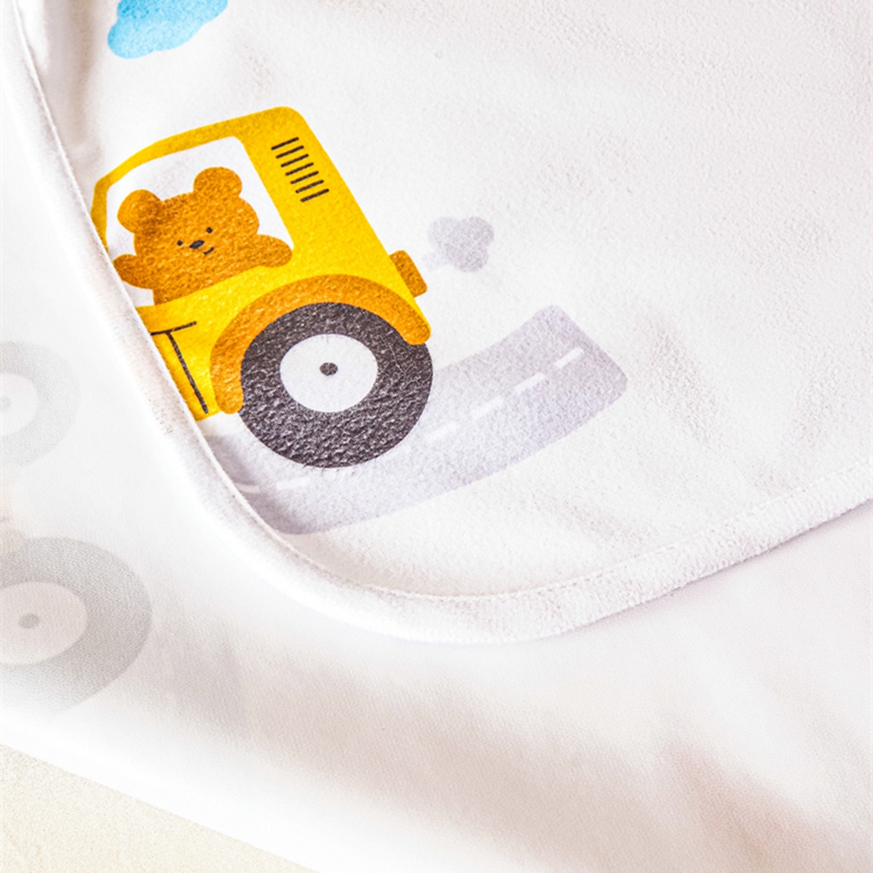 91家纺网 家纺一手货源 找家纺 雯豆家纺 2025新款防水隔尿垫子卡通成人床垫保护罩A类宝宝尿垫 防水隔尿垫-小汽车