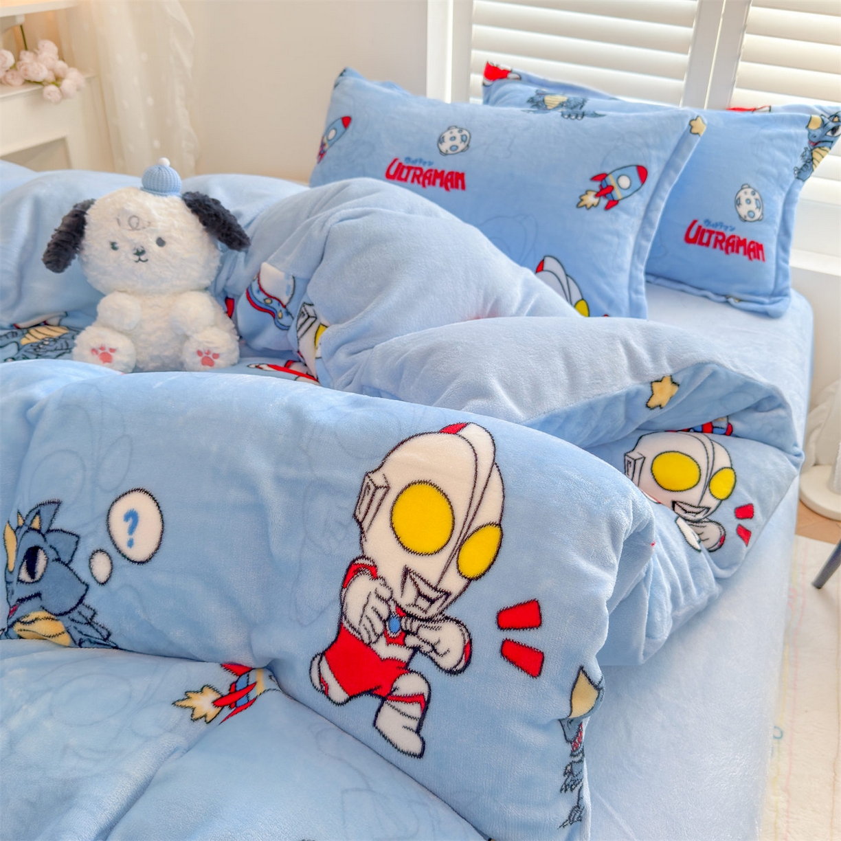 91家纺网 家纺一手货源 找家纺 名兮家居 2025新款经典奥特曼-三丽鸥加厚牛奶绒单被套 奥特曼打怪兽