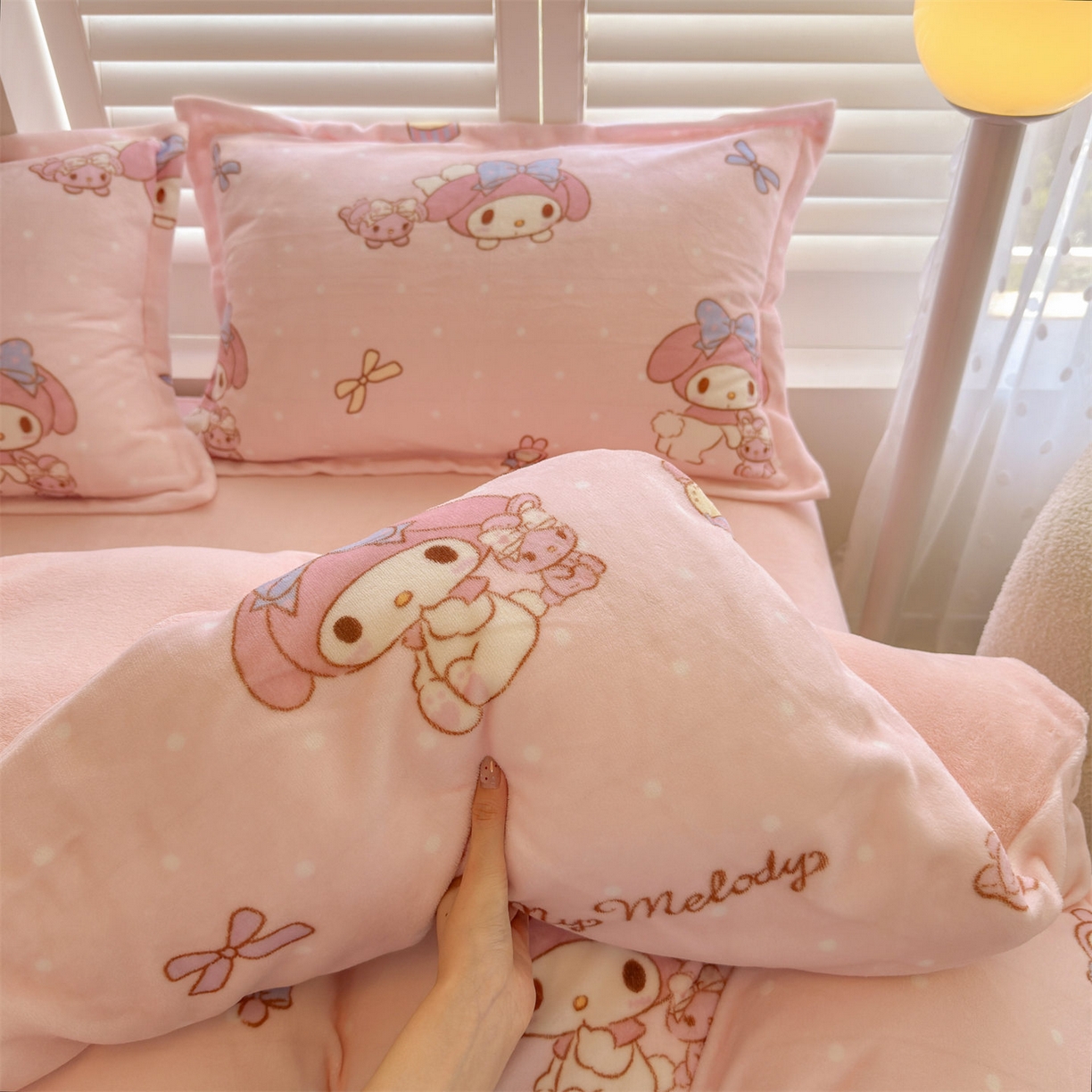 91家纺网 家纺一手货源 找家纺 名兮家居 2025新款经典奥特曼-三丽鸥加厚牛奶绒单被套 点点美乐蒂