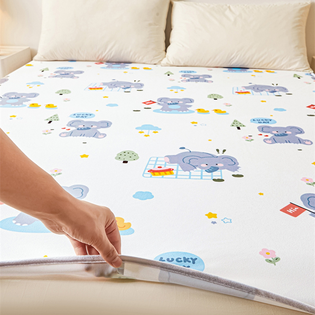 91家纺网 家纺一手货源 找家纺 雯豆家纺 2025新款防水隔尿垫子卡通成人床垫保护罩A类宝宝尿垫 防水隔尿垫-小象嘟嘟