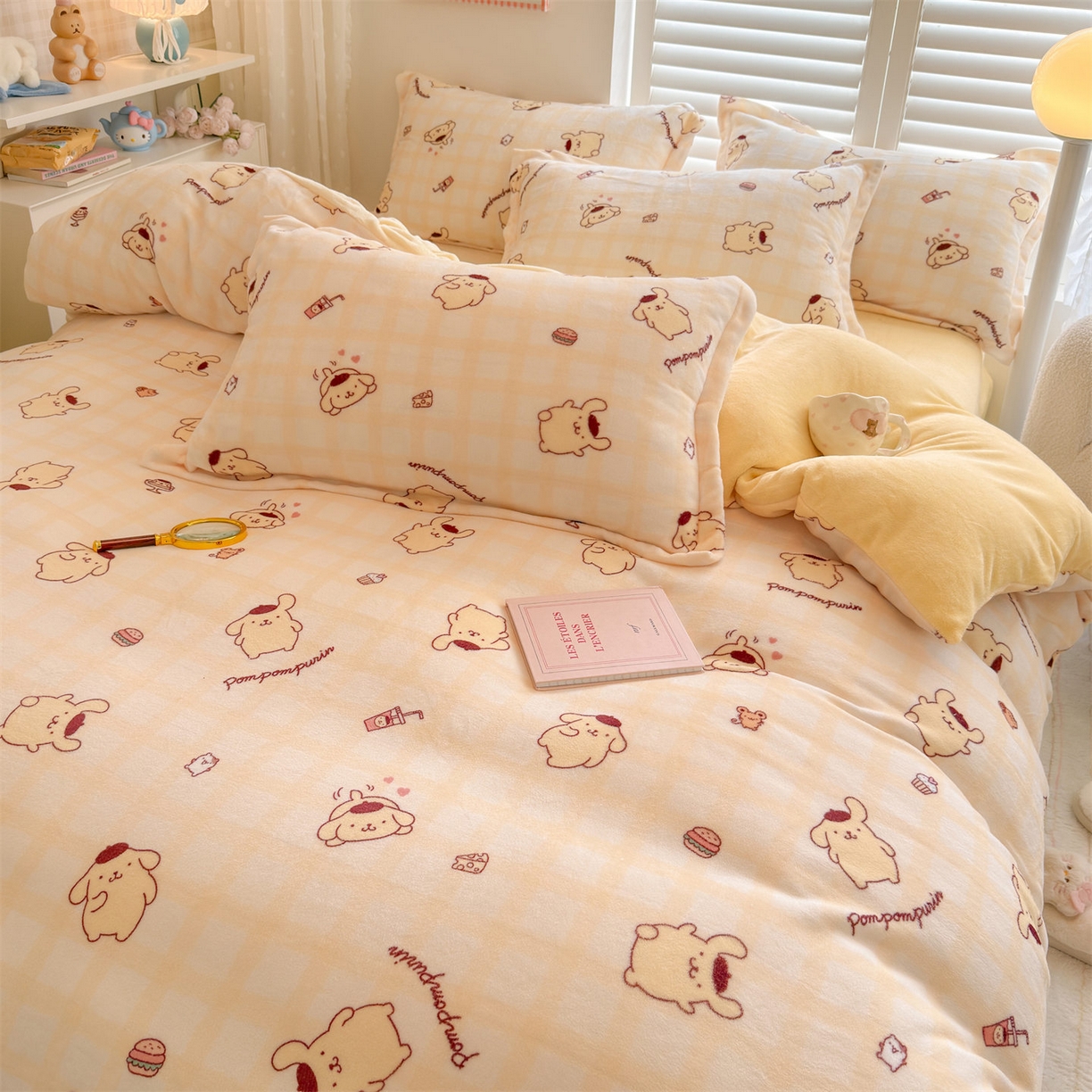 91家纺网 家纺一手货源 找家纺 名兮家居 2025新款经典奥特曼-三丽鸥加厚牛奶绒单被套 格子布丁狗