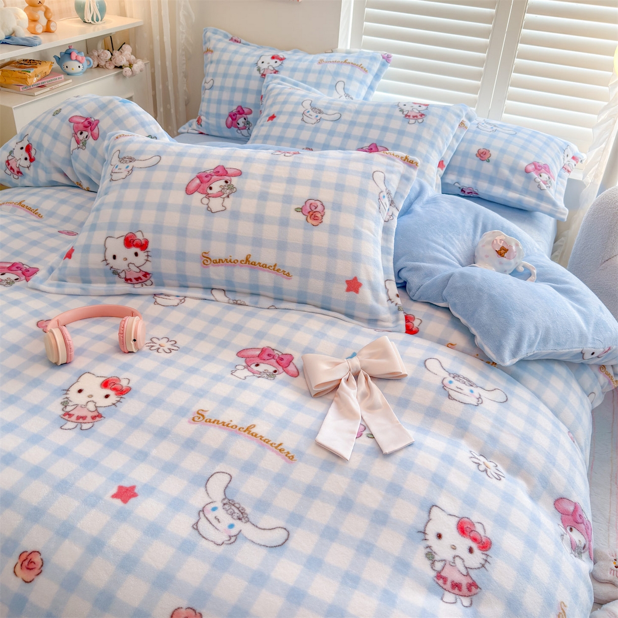 91家纺网 家纺一手货源 找家纺 名兮家居 2025新款经典奥特曼-三丽鸥加厚牛奶绒单被套 蓝格萌宠