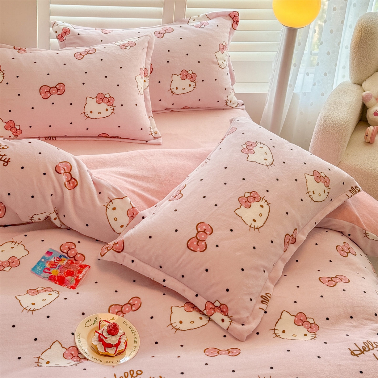 91家纺网 家纺一手货源 找家纺 名兮家居 2025新款经典奥特曼-三丽鸥加厚牛奶绒单被套 美美kt