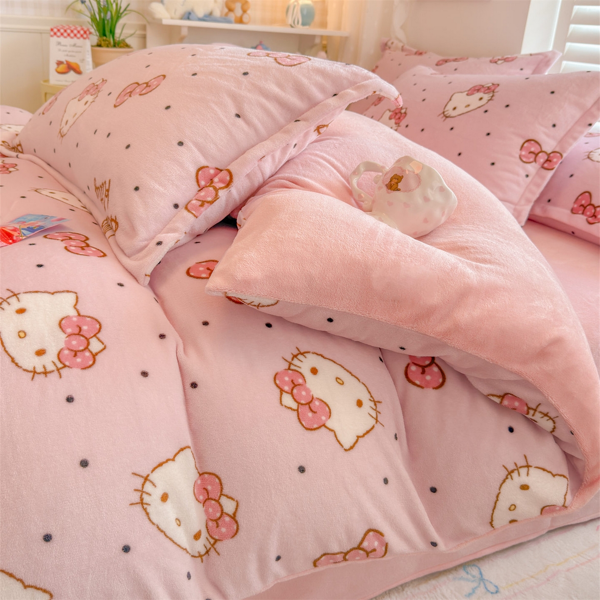 91家纺网 家纺一手货源 找家纺 名兮家居 2025新款经典奥特曼-三丽鸥加厚牛奶绒单被套 美美kt