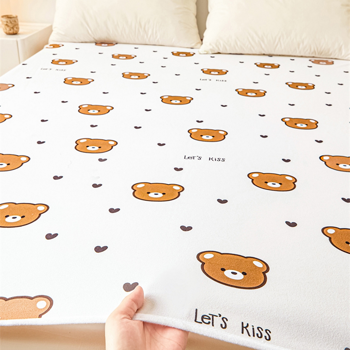 91家纺网 家纺一手货源 找家纺 雯豆家纺 2025新款防水隔尿垫子卡通成人床垫保护罩A类宝宝尿垫 防水隔尿垫-小熊头