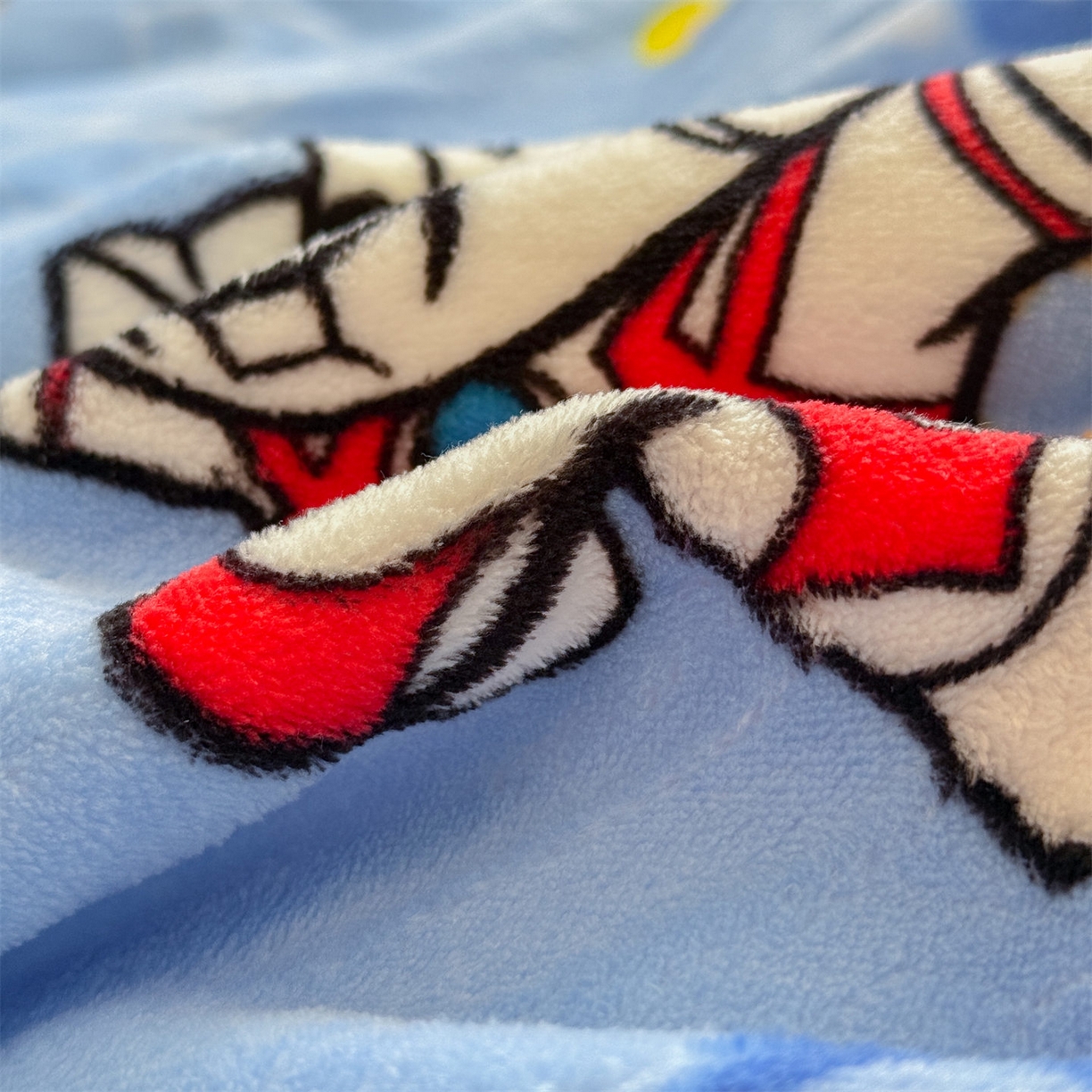 91家纺网 家纺一手货源 找家纺 名兮家居 2025新款经典奥特曼-三丽鸥加厚牛奶绒单被套 闪电艾斯