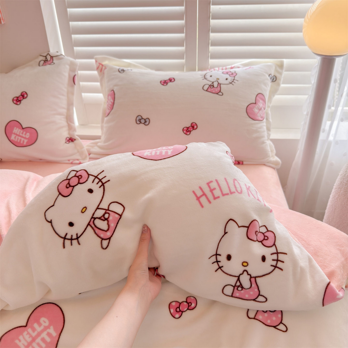 91家纺网 家纺一手货源 找家纺 名兮家居 2025新款经典奥特曼-三丽鸥加厚牛奶绒单被套 甜心kt